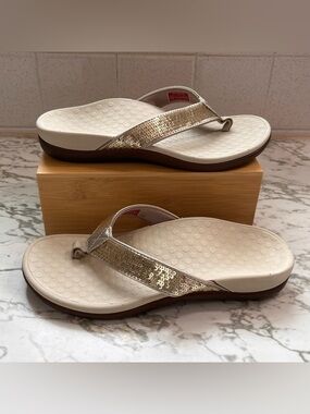 Vionic Women’s Tide Gold Sequined Orthotic Thong Sandals